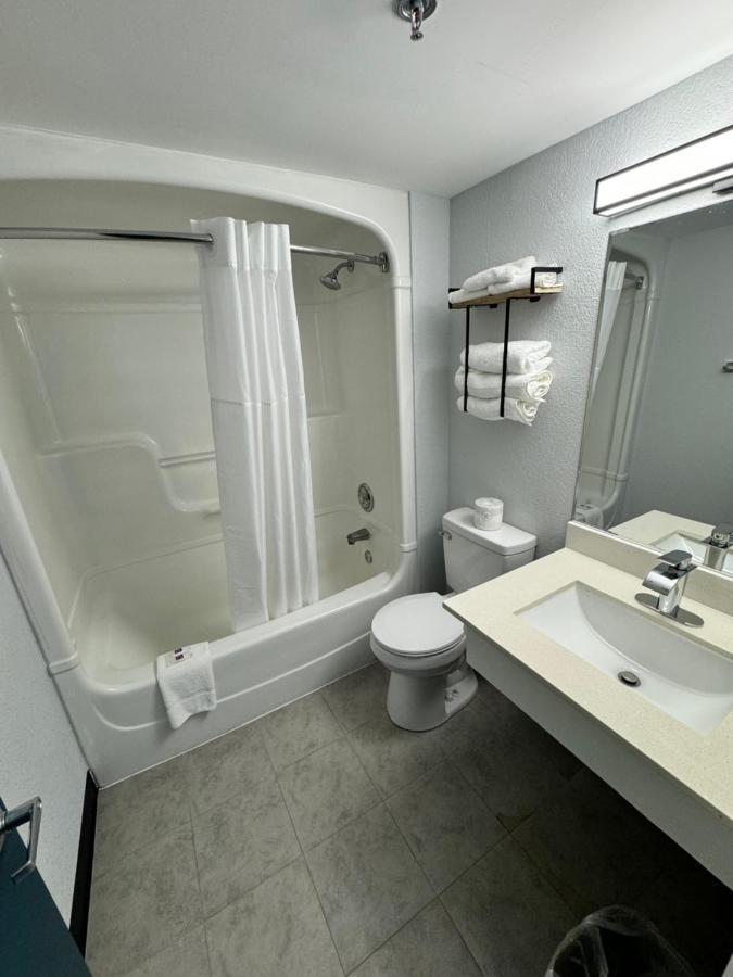 Studio 6 Suites East Syracuse Airport Buitenkant foto