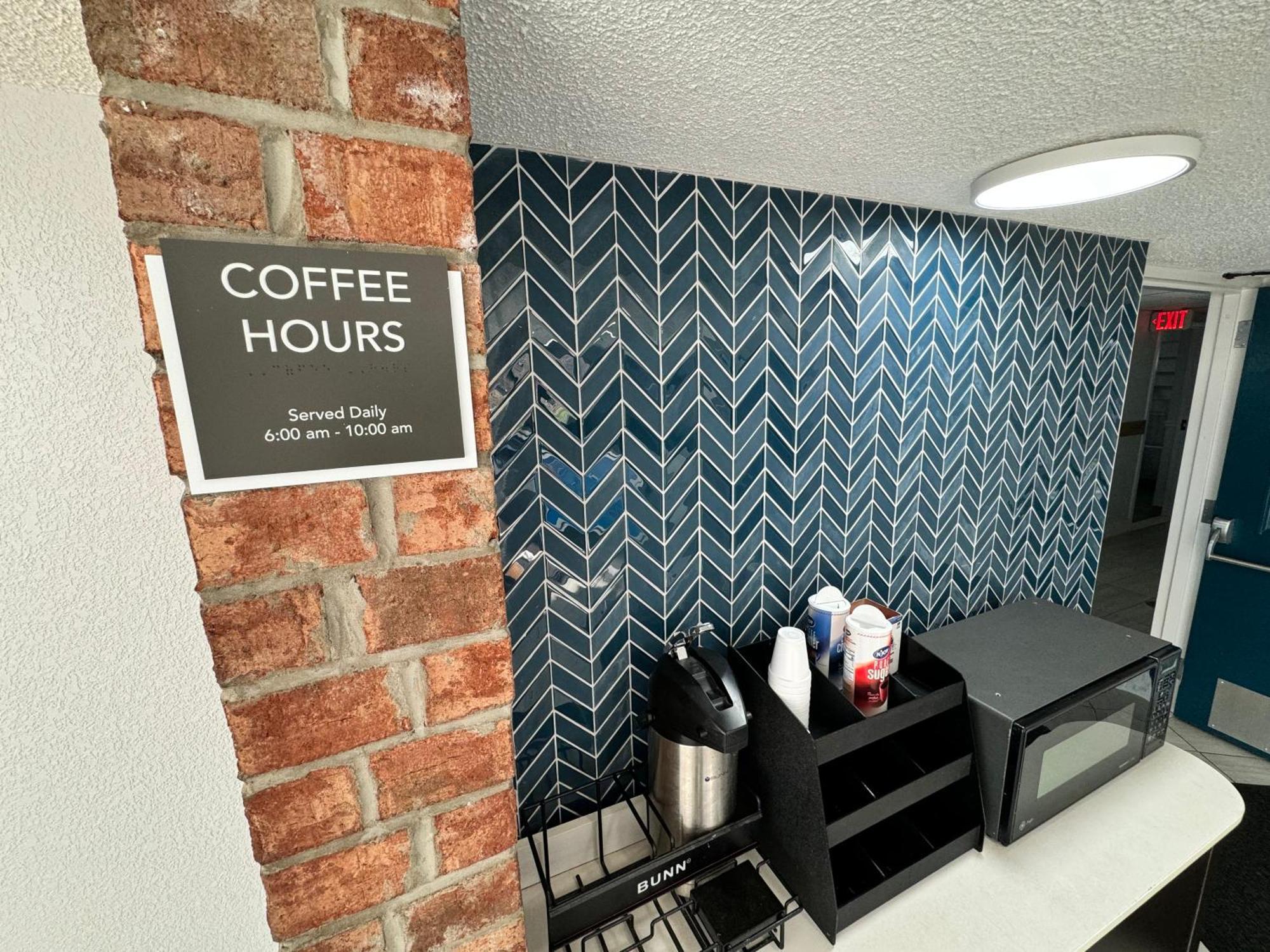 Studio 6 Suites East Syracuse Airport Buitenkant foto